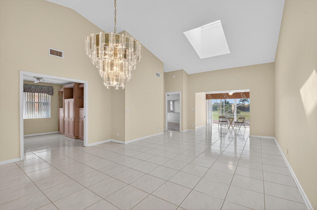 Active With Contract: $329,000 (3 beds, 2 baths, 1658 Square Feet)