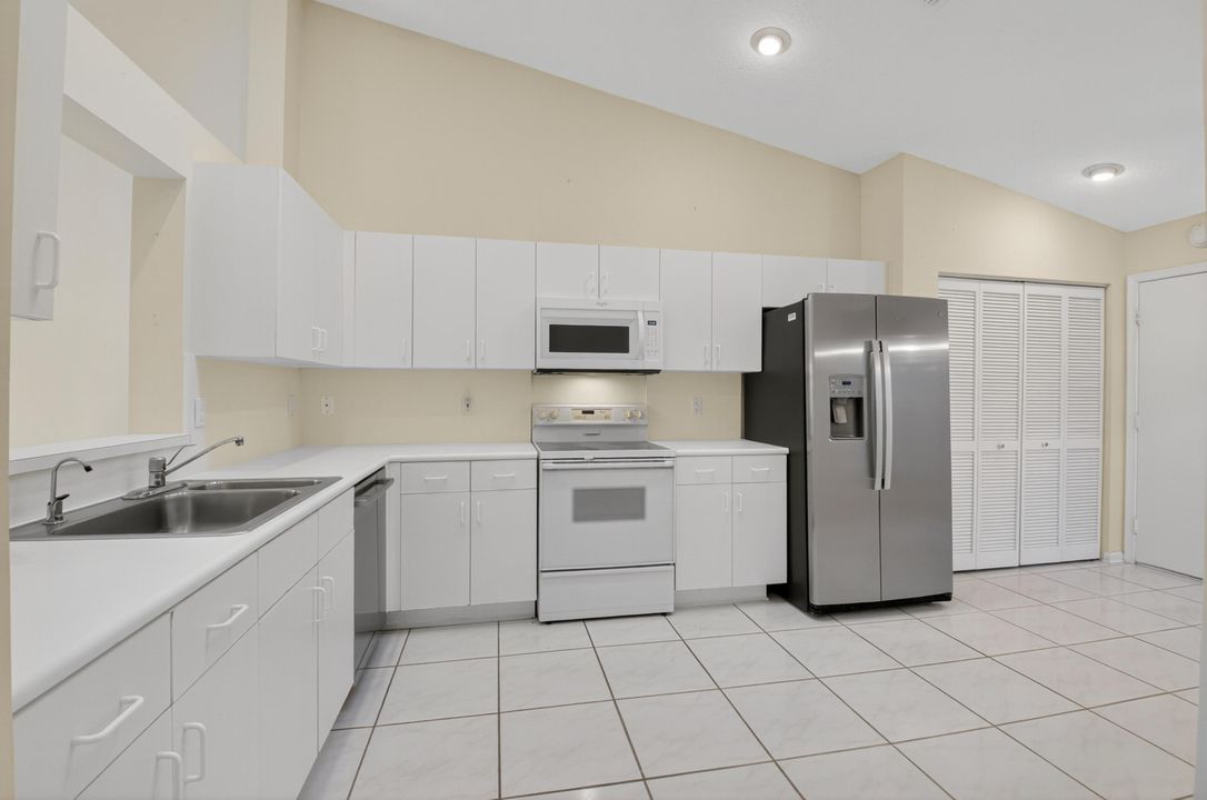 Active With Contract: $329,000 (3 beds, 2 baths, 1658 Square Feet)