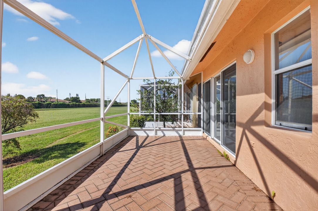 Active With Contract: $329,000 (3 beds, 2 baths, 1658 Square Feet)