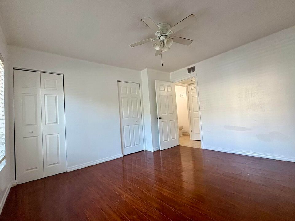 For Sale: $175,000 (1 beds, 1 baths, 768 Square Feet)