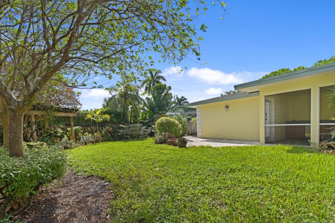 Active With Contract: $499,990 (3 beds, 2 baths, 1456 Square Feet)