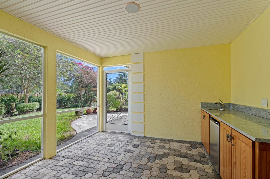 Active With Contract: $499,990 (3 beds, 2 baths, 1456 Square Feet)