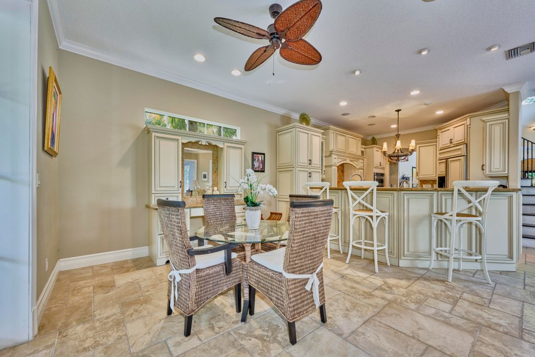 For Sale: $800,000 (4 beds, 4 baths, 3370 Square Feet)