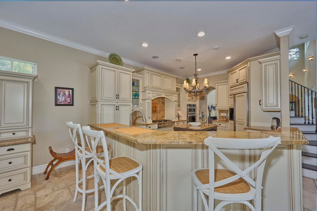 For Sale: $800,000 (4 beds, 4 baths, 3370 Square Feet)