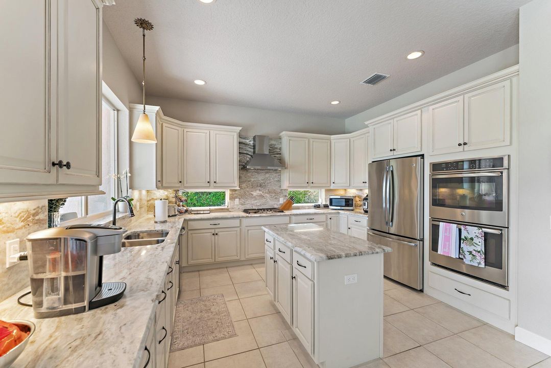 待售: $1,499,000 (4 贝兹, 3 浴室, 2665 平方英尺)