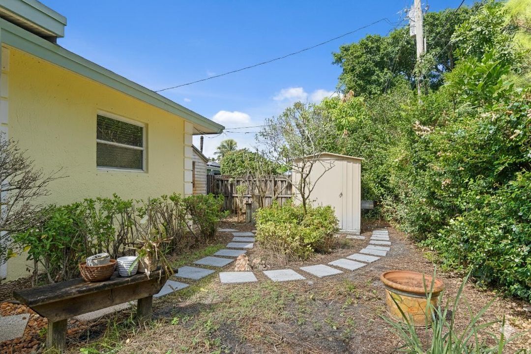 Active With Contract: $499,990 (3 beds, 2 baths, 1456 Square Feet)