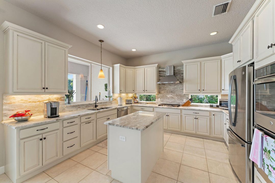 待售: $1,499,000 (4 贝兹, 3 浴室, 2665 平方英尺)