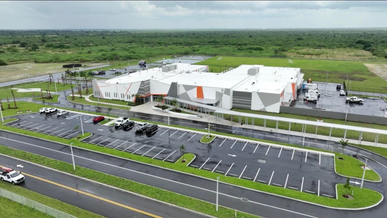 En Venta: $354,590 (4 camas, 2 baños, 1607 Pies cuadrados)