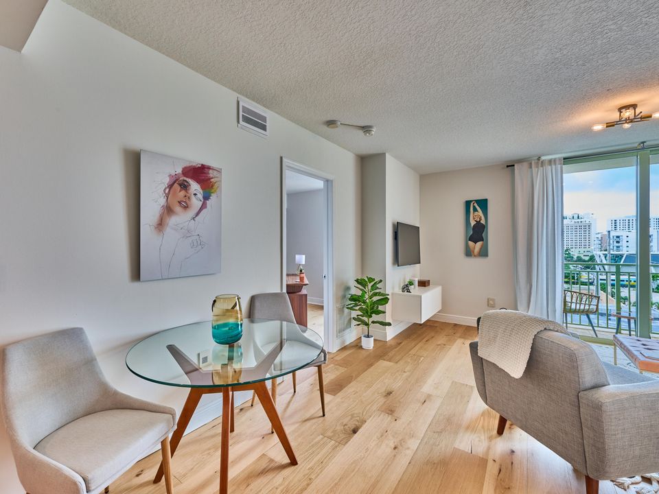 For Sale: $449,000 (2 beds, 2 baths, 1130 Square Feet)