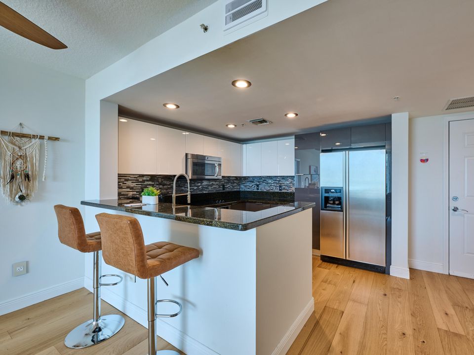 For Sale: $449,000 (2 beds, 2 baths, 1130 Square Feet)