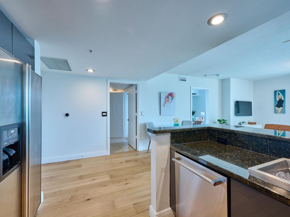 For Sale: $449,000 (2 beds, 2 baths, 1130 Square Feet)