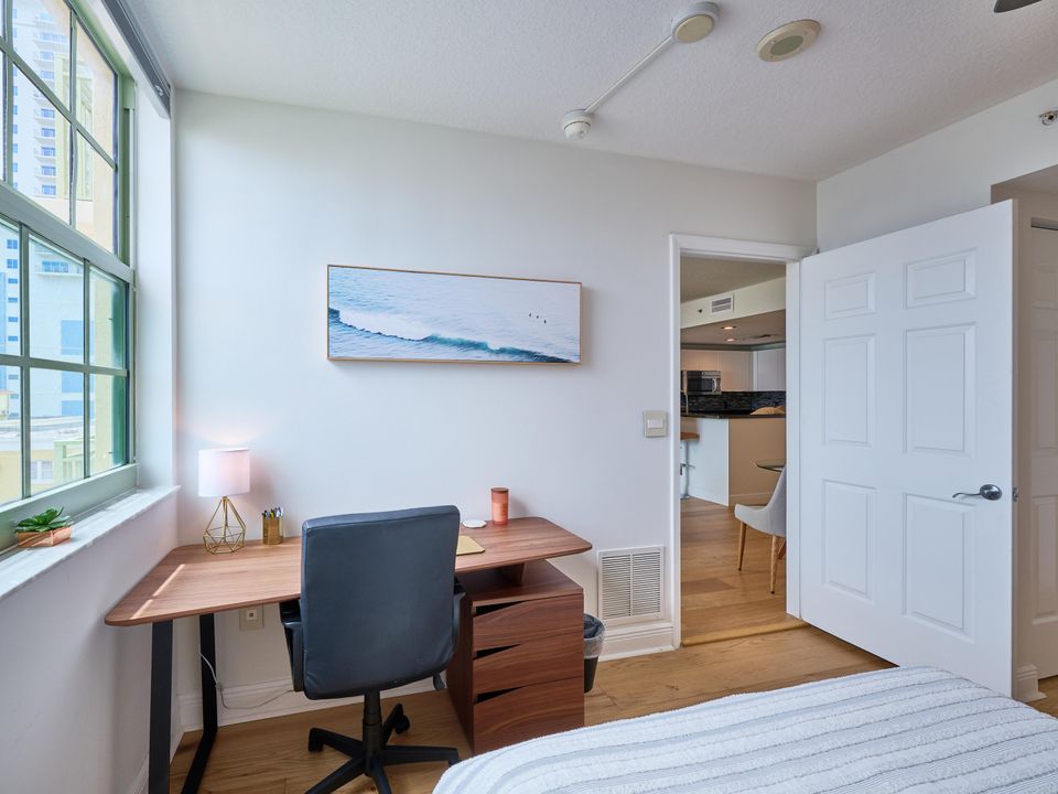 For Sale: $449,000 (2 beds, 2 baths, 1130 Square Feet)