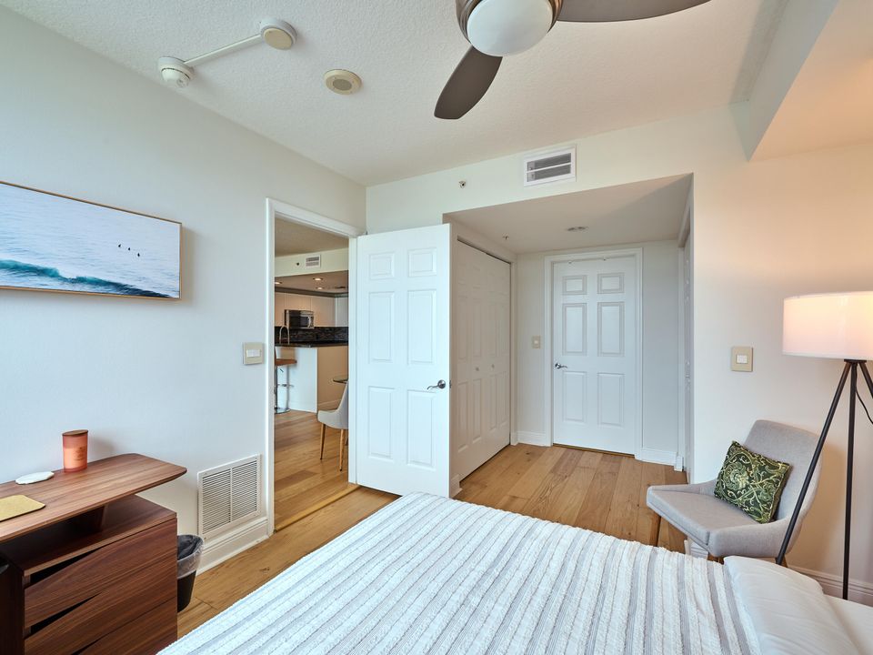 For Sale: $449,000 (2 beds, 2 baths, 1130 Square Feet)