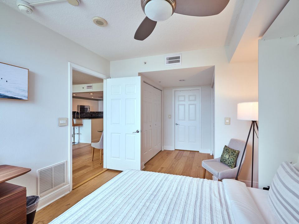 For Sale: $449,000 (2 beds, 2 baths, 1130 Square Feet)