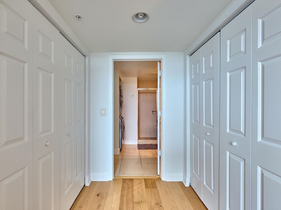 For Sale: $449,000 (2 beds, 2 baths, 1130 Square Feet)