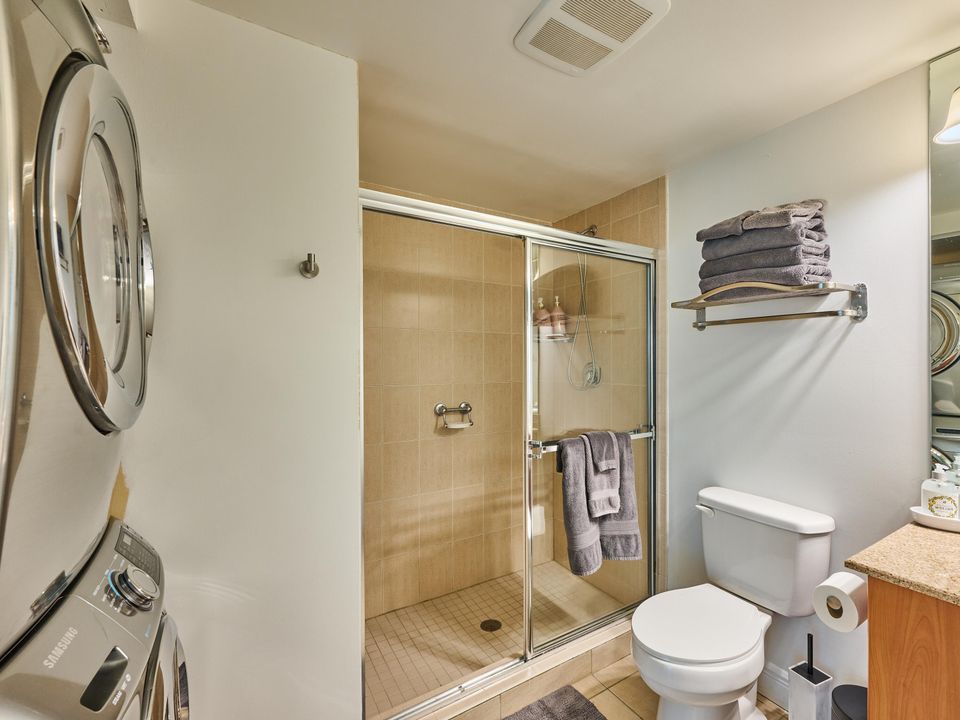 For Sale: $449,000 (2 beds, 2 baths, 1130 Square Feet)