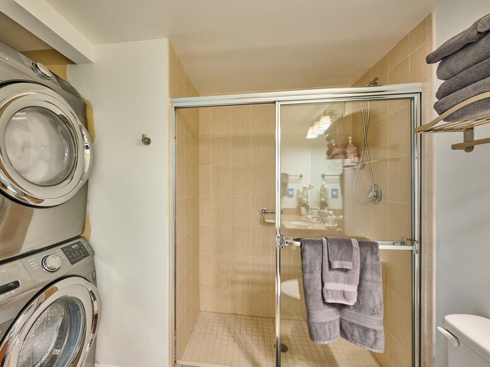 For Sale: $449,000 (2 beds, 2 baths, 1130 Square Feet)