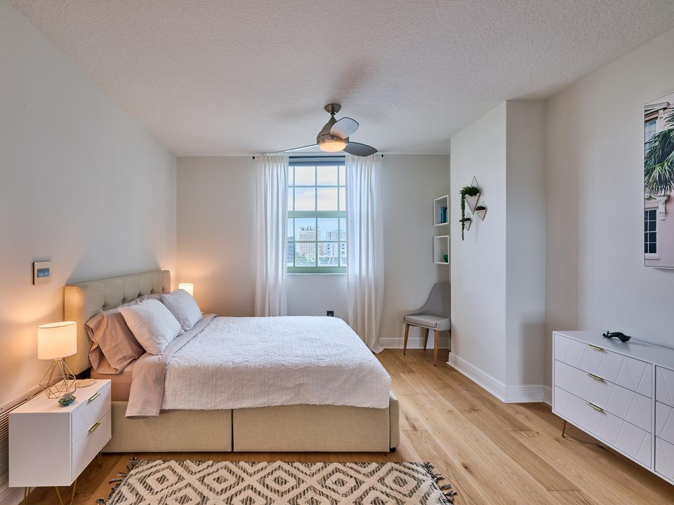 For Sale: $449,000 (2 beds, 2 baths, 1130 Square Feet)