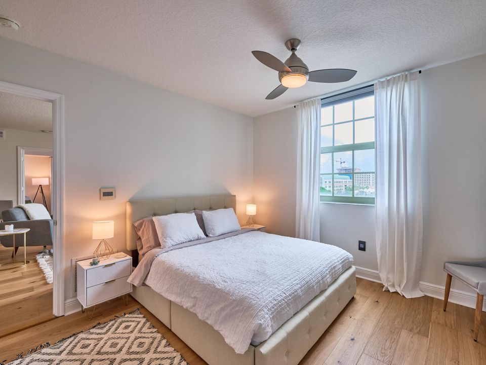 For Sale: $449,000 (2 beds, 2 baths, 1130 Square Feet)