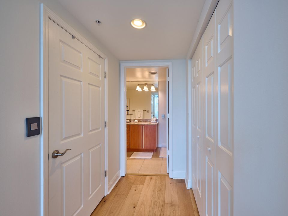 For Sale: $449,000 (2 beds, 2 baths, 1130 Square Feet)