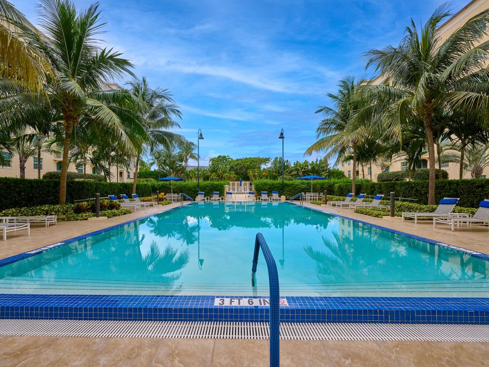 For Sale: $449,000 (2 beds, 2 baths, 1130 Square Feet)