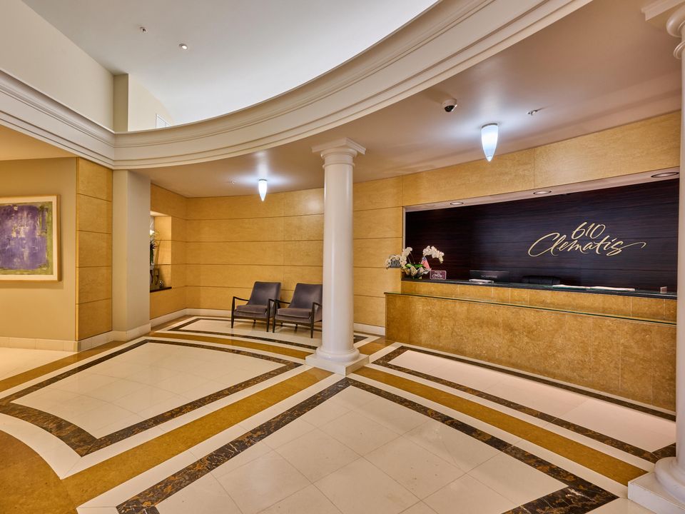 For Sale: $449,000 (2 beds, 2 baths, 1130 Square Feet)