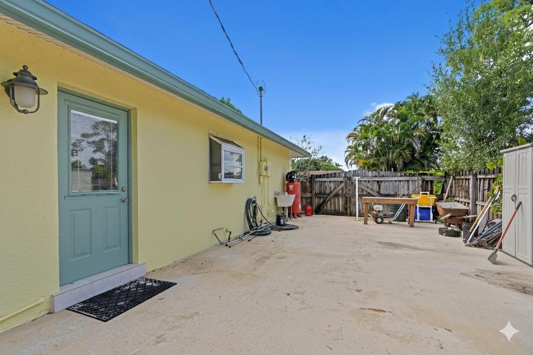 Active With Contract: $499,990 (3 beds, 2 baths, 1456 Square Feet)