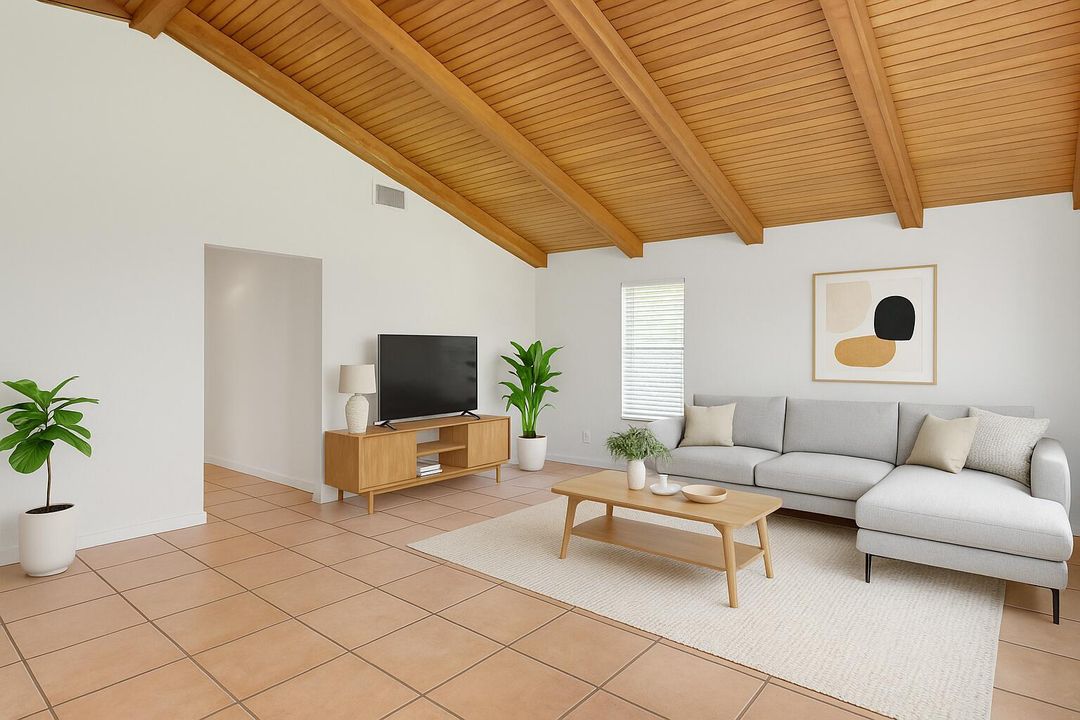 Activo con contrato: $465,000 (3 camas, 2 baños, 1672 Pies cuadrados)