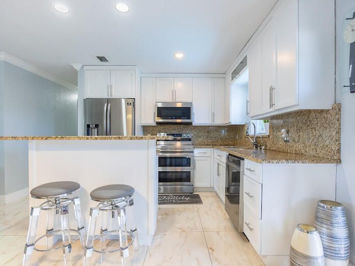 For Sale: $649,995 (3 beds, 2 baths, 1200 Square Feet)