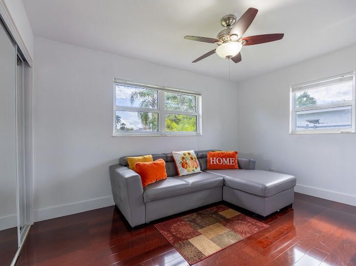 For Sale: $649,995 (3 beds, 2 baths, 1200 Square Feet)