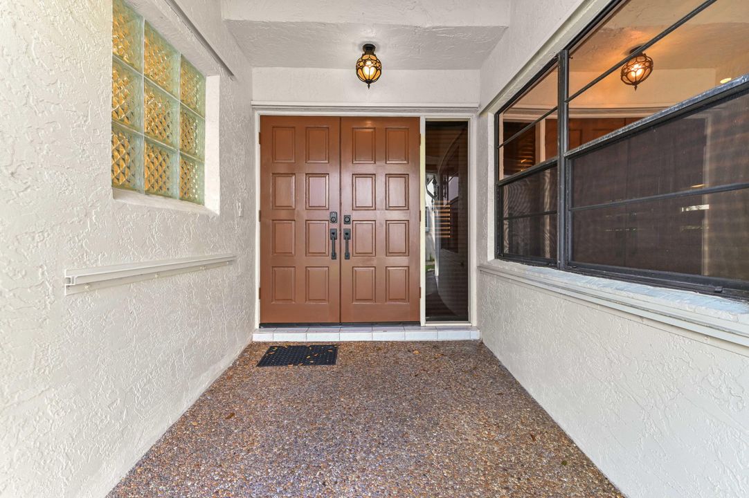 Под контрактом: $499,000 (3 спален, 2 ванн, 1456 Квадратных фут)