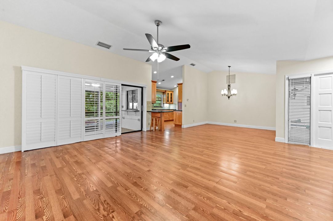 Под контрактом: $499,000 (3 спален, 2 ванн, 1456 Квадратных фут)