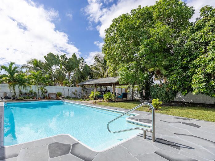 For Sale: $649,995 (3 beds, 2 baths, 1200 Square Feet)