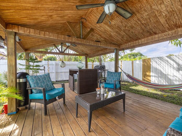 For Sale: $649,995 (3 beds, 2 baths, 1200 Square Feet)