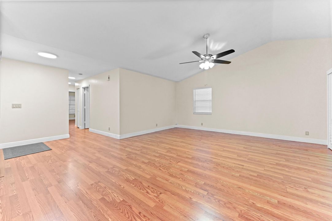 Под контрактом: $499,000 (3 спален, 2 ванн, 1456 Квадратных фут)