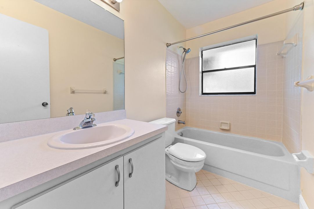 Под контрактом: $499,000 (3 спален, 2 ванн, 1456 Квадратных фут)