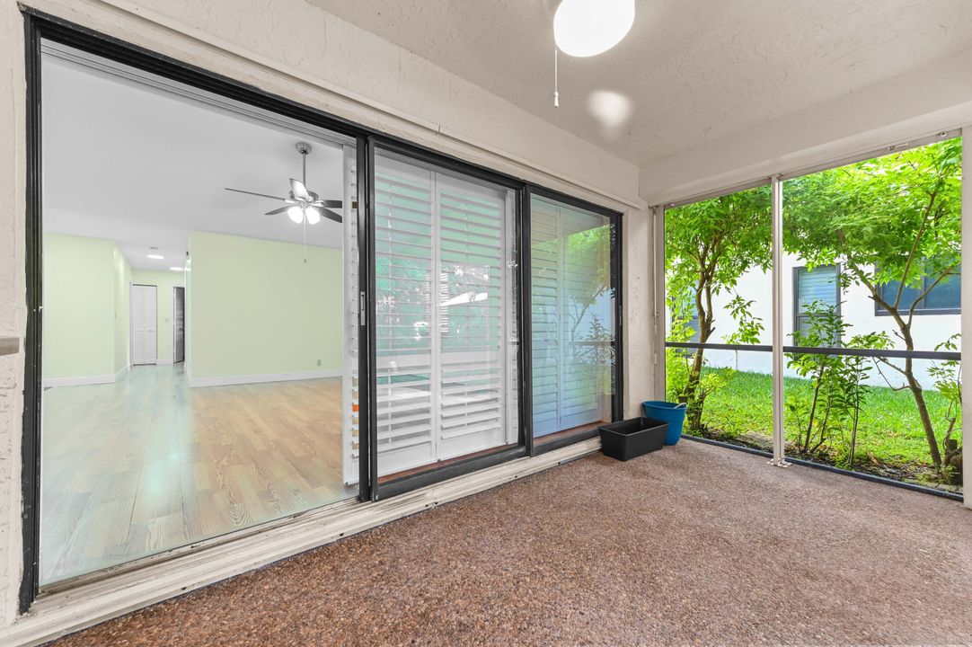 Под контрактом: $499,000 (3 спален, 2 ванн, 1456 Квадратных фут)