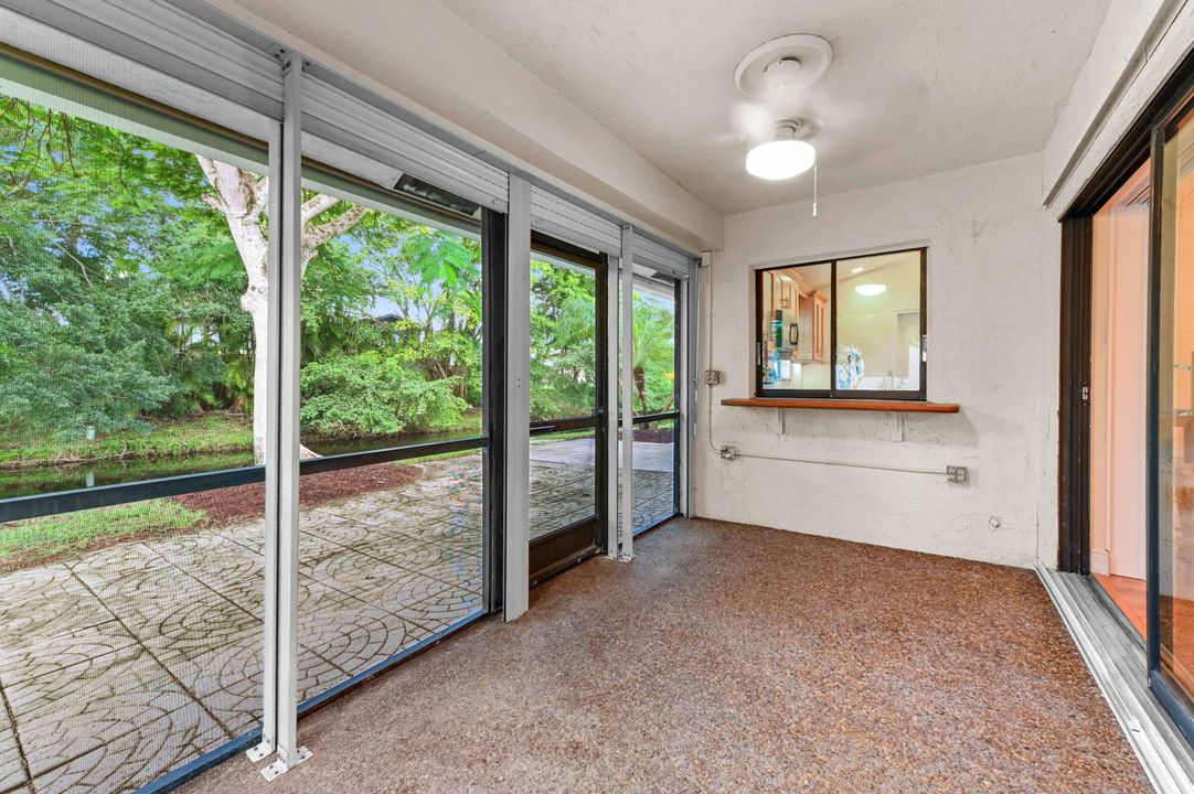 Под контрактом: $499,000 (3 спален, 2 ванн, 1456 Квадратных фут)