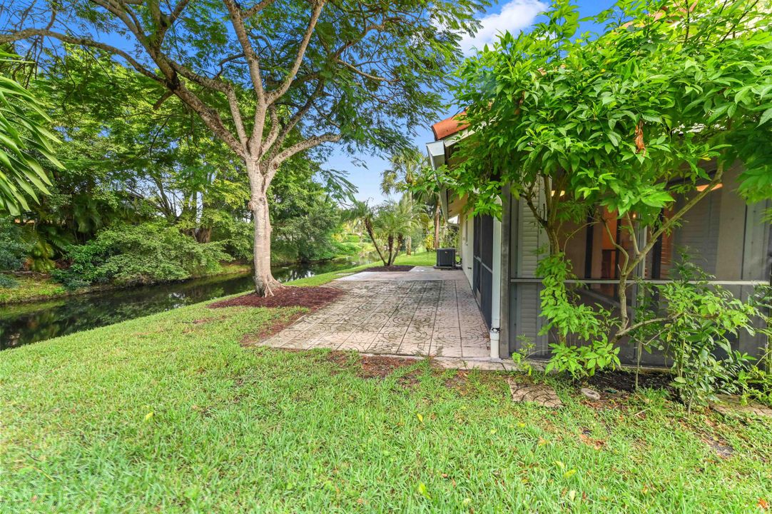 Под контрактом: $499,000 (3 спален, 2 ванн, 1456 Квадратных фут)