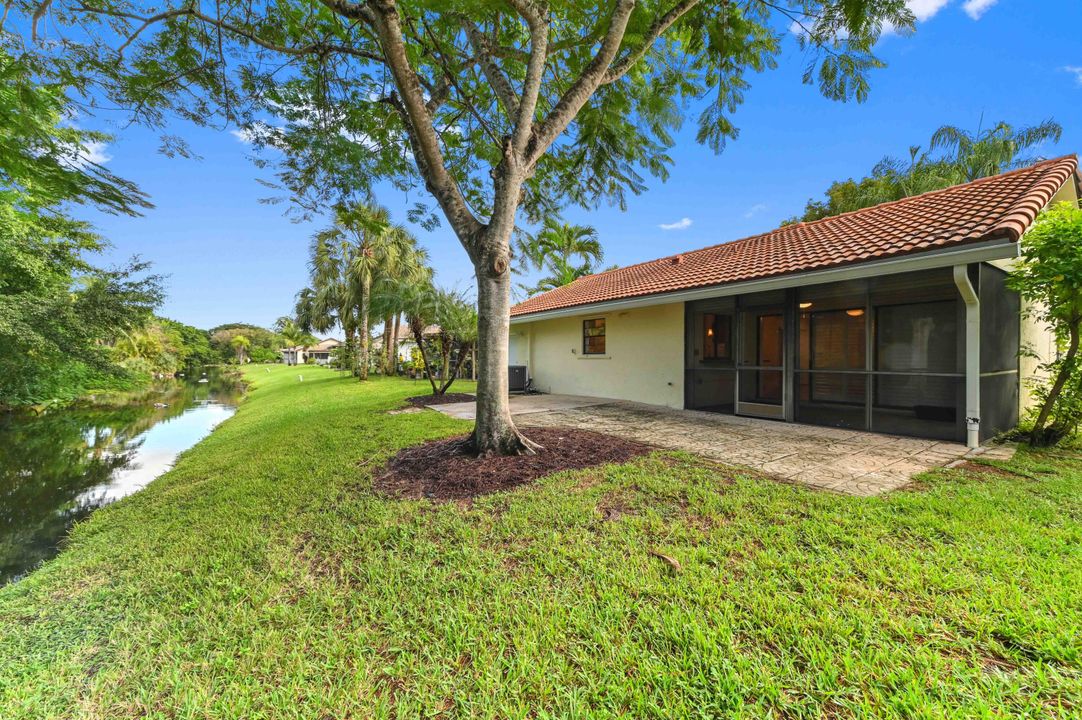 Под контрактом: $499,000 (3 спален, 2 ванн, 1456 Квадратных фут)