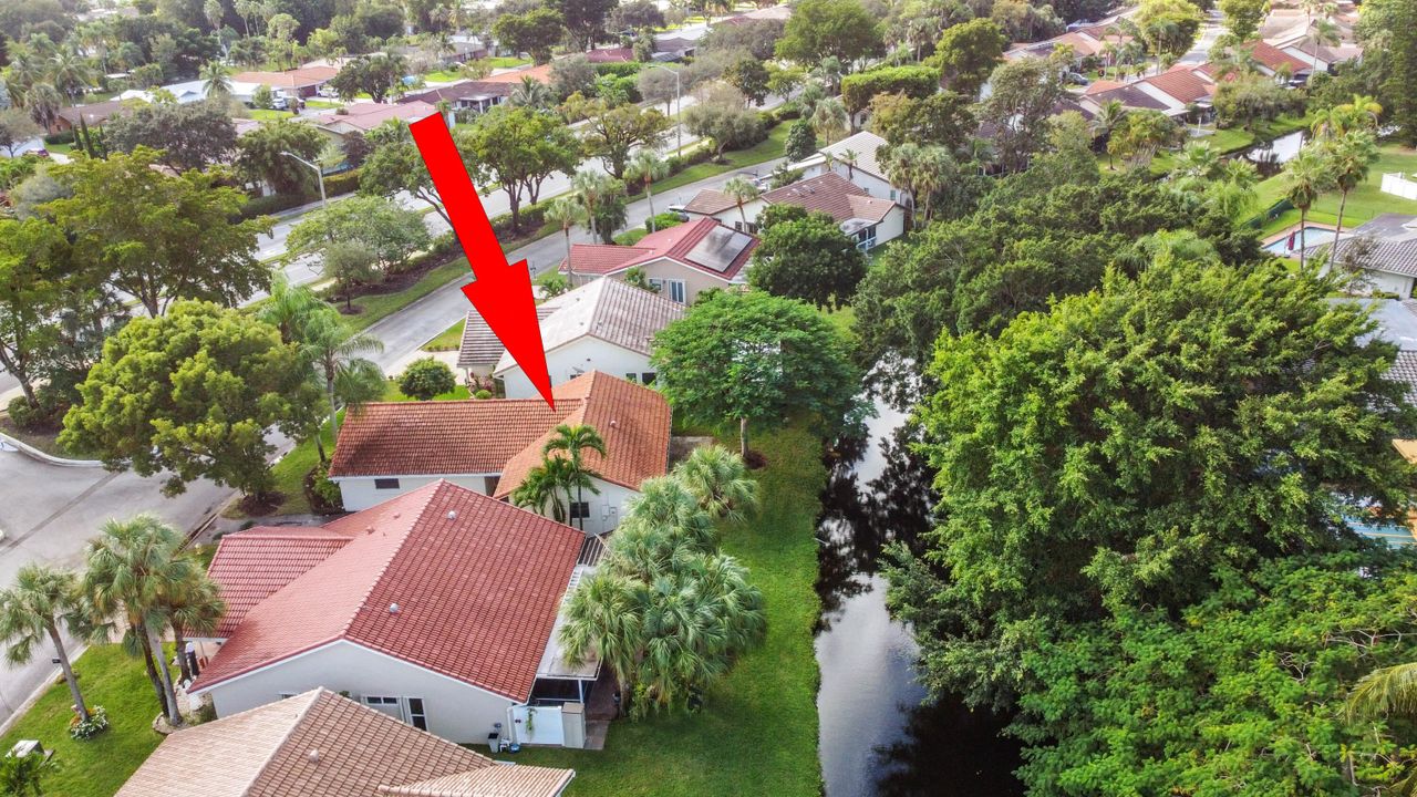 Под контрактом: $499,000 (3 спален, 2 ванн, 1456 Квадратных фут)