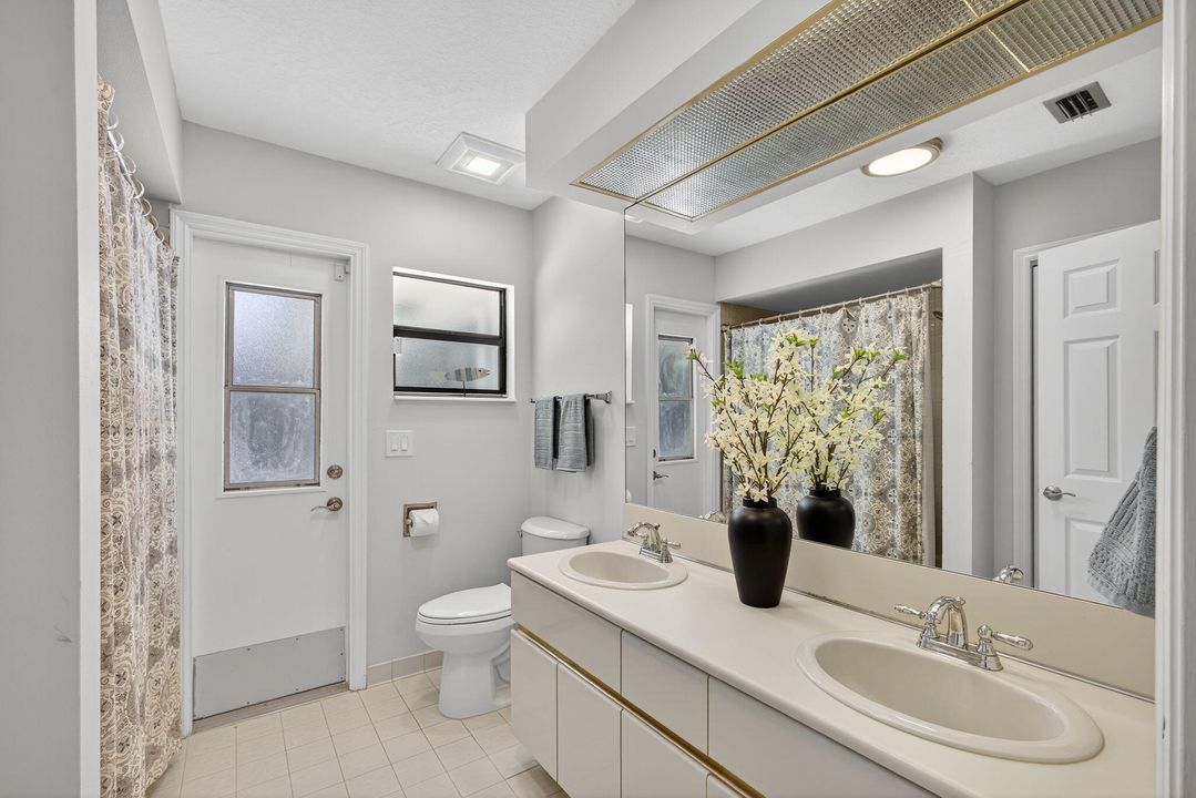 For Sale: $1,250,000 (4 beds, 2 baths, 2318 Square Feet)