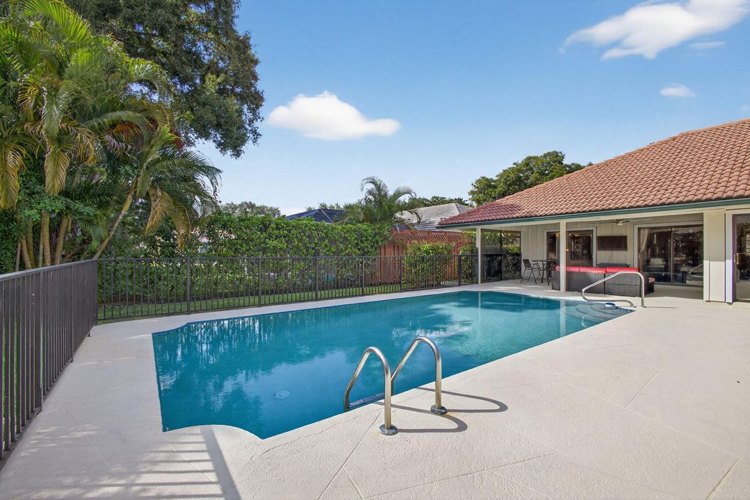 For Sale: $1,250,000 (4 beds, 2 baths, 2318 Square Feet)