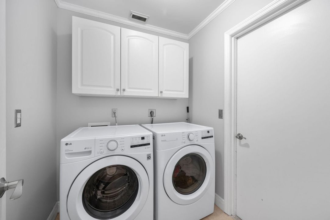 Под контрактом: $410,000 (3 спален, 2 ванн, 1765 Квадратных фут)