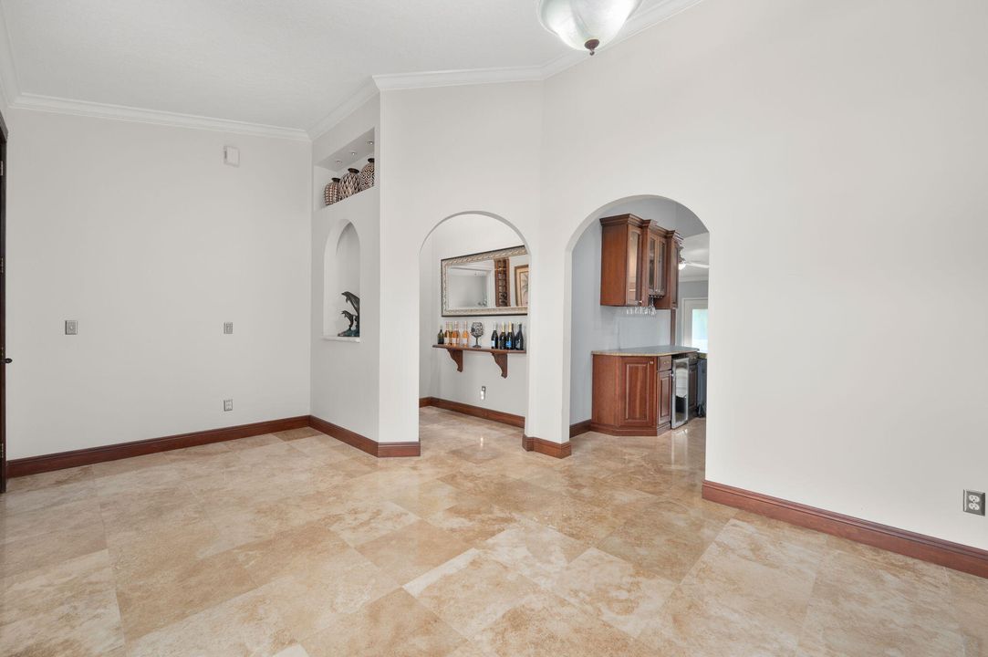 Под контрактом: $410,000 (3 спален, 2 ванн, 1765 Квадратных фут)