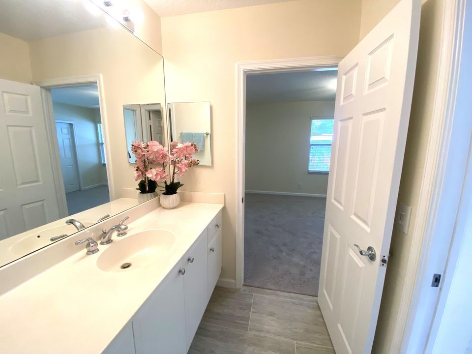 For Sale: $465,000 (3 beds, 2 baths, 1832 Square Feet)