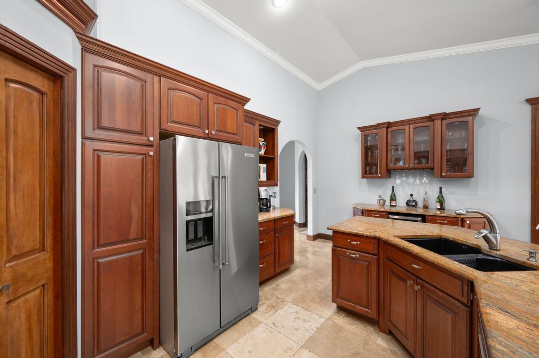 Под контрактом: $410,000 (3 спален, 2 ванн, 1765 Квадратных фут)