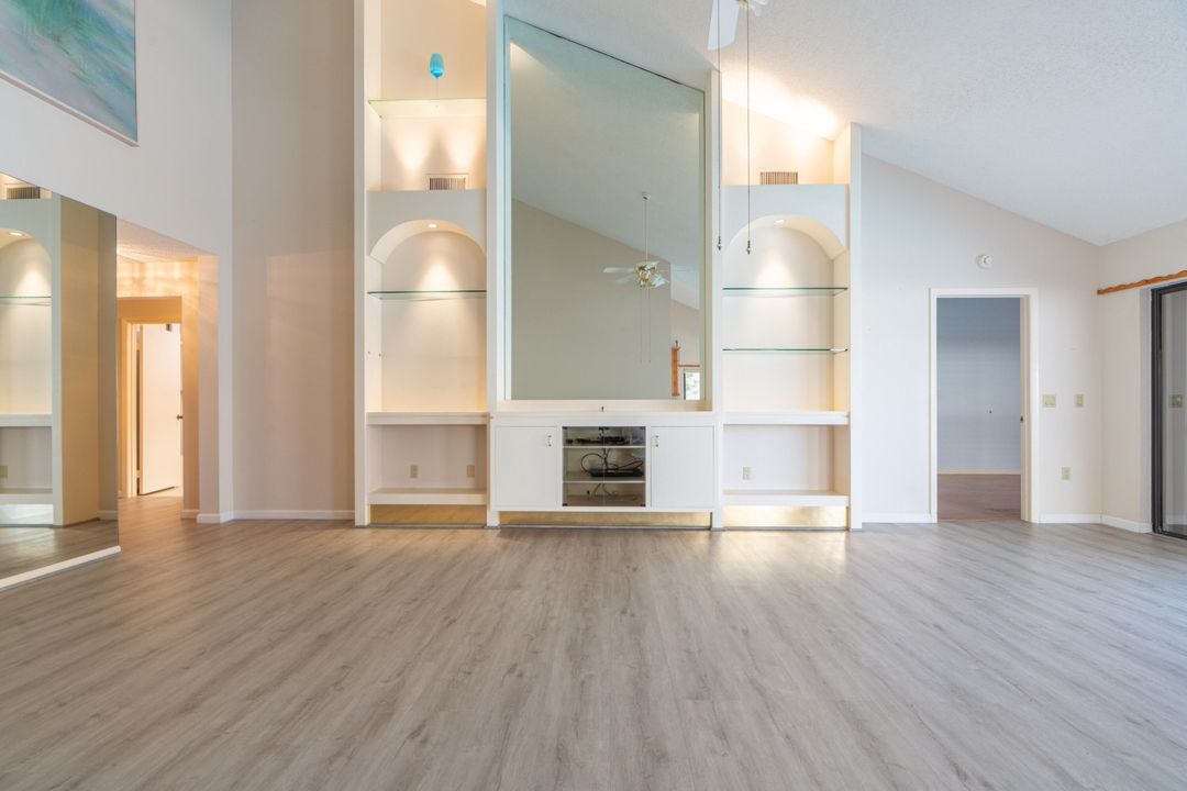 合同活跃: $1,050,000 (3 贝兹, 2 浴室, 1889 平方英尺)