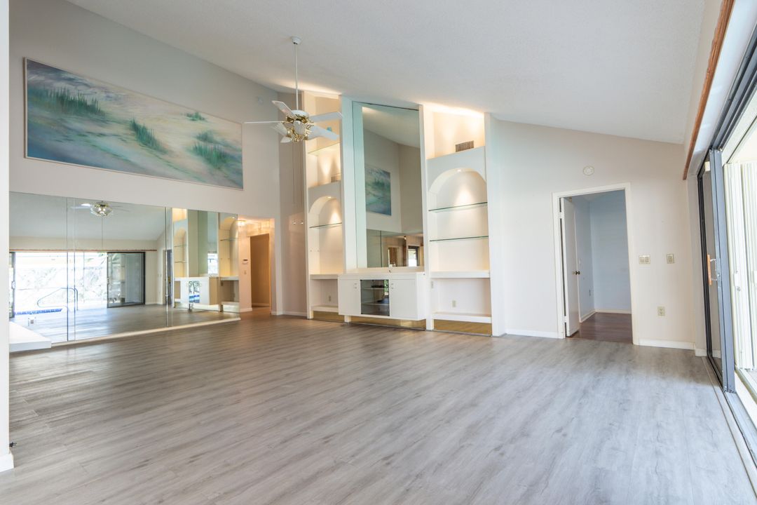 合同活跃: $1,050,000 (3 贝兹, 2 浴室, 1889 平方英尺)