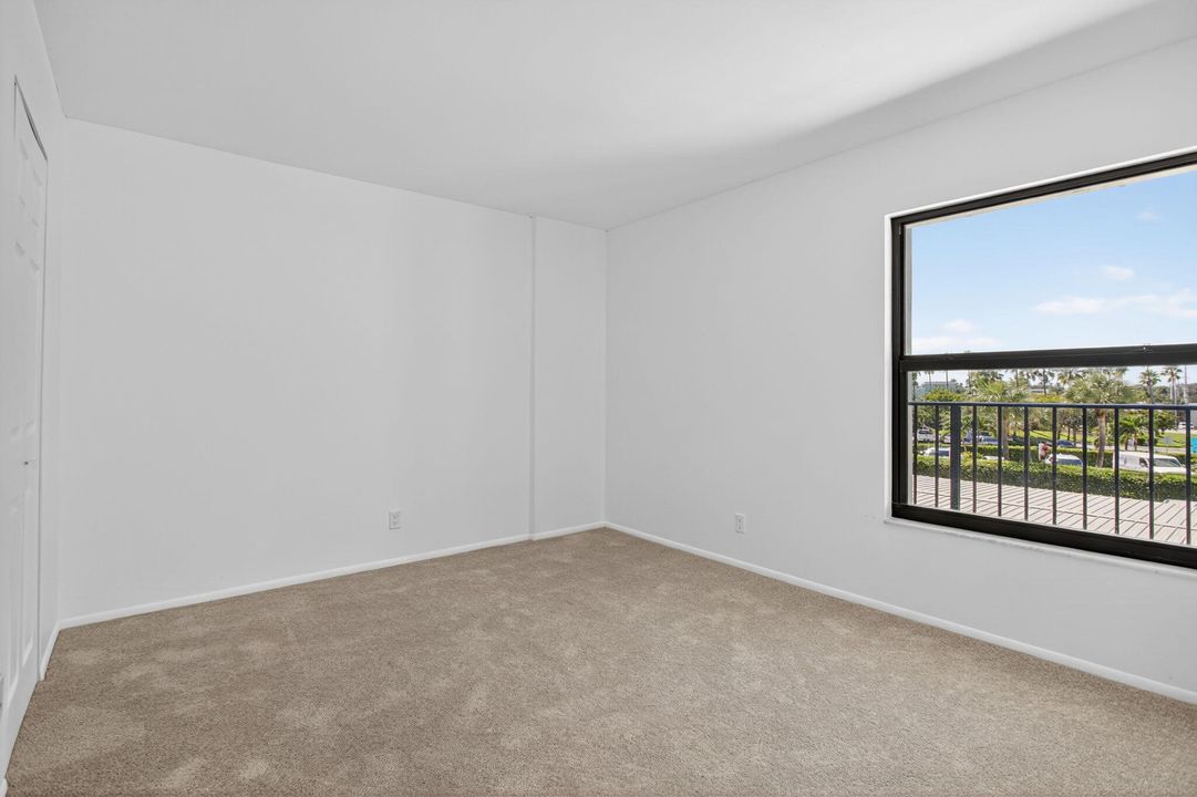 Под контрактом: $500,000 (3 спален, 2 ванн, 1650 Квадратных фут)